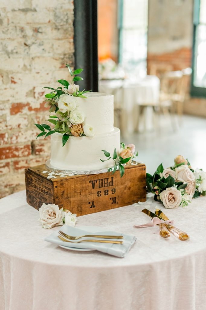 Mt. Washington Mill Dye House wedding in Baltimore as photographed by Lauren R Swann Photography and planned by Adriana Marie Events. Featuring blush, romantic details for couples seeking an industrial and elegant day!