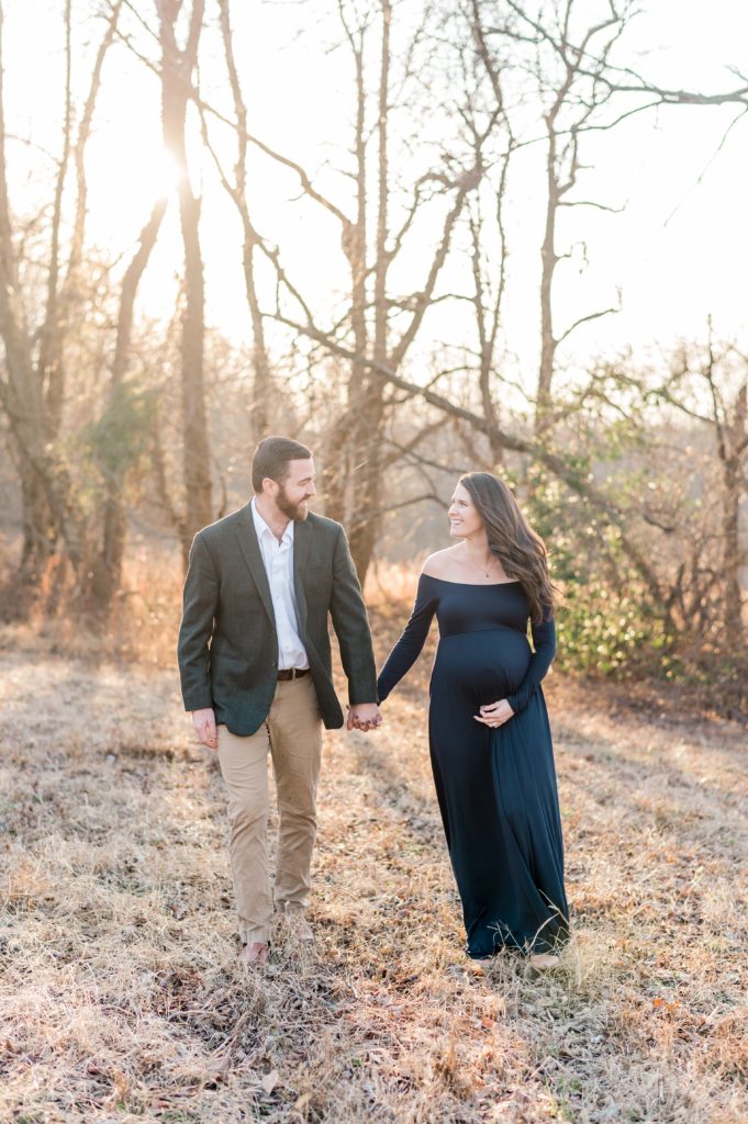 A gorgeous winter session set in the hillside of Clarksburg Maryland. You'll love this Burnt Hill Farm Maternity Sessions by Fine Art Wedding Photographer Lauren R Swann!