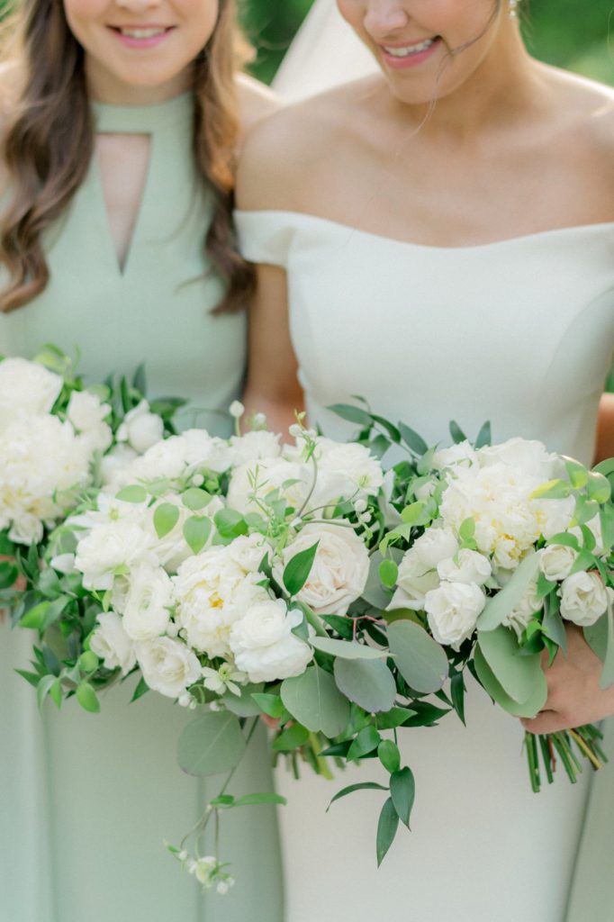 Neutral and green bridal bouquet | Crimson and Clover Designs by Baltimore wedding by Fine Art photographer Lauren R Swann photo